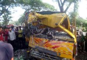 10 killed, 25 injured in Bogra road crash