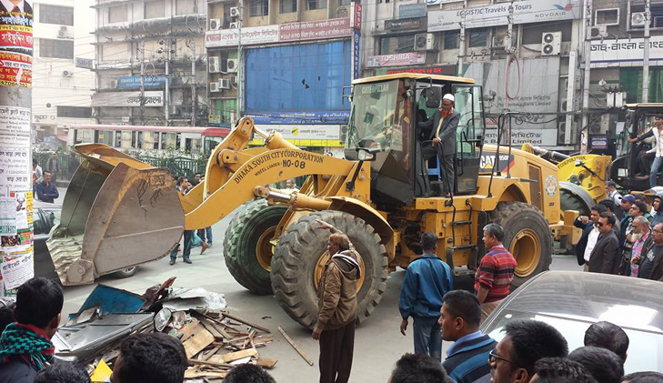 DSCC continues clearing footpaths