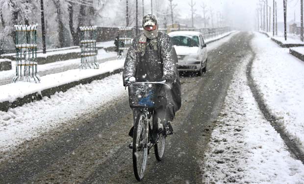 Heavy snowfall in Kashmir Valley
