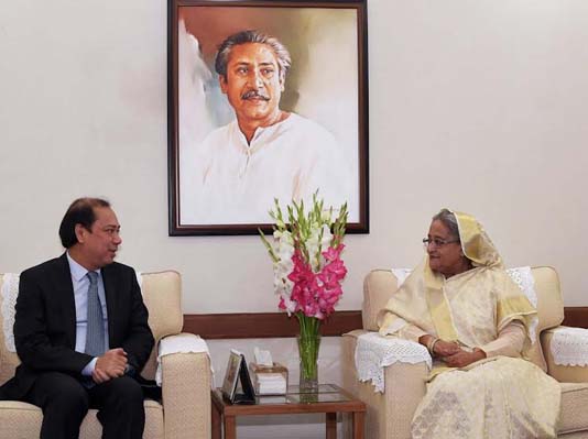 Keep up pressure on Myanmar to take back Rohingyas: PM
