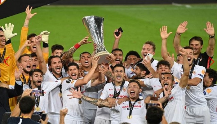 Sevilla win record sixth Europa League title