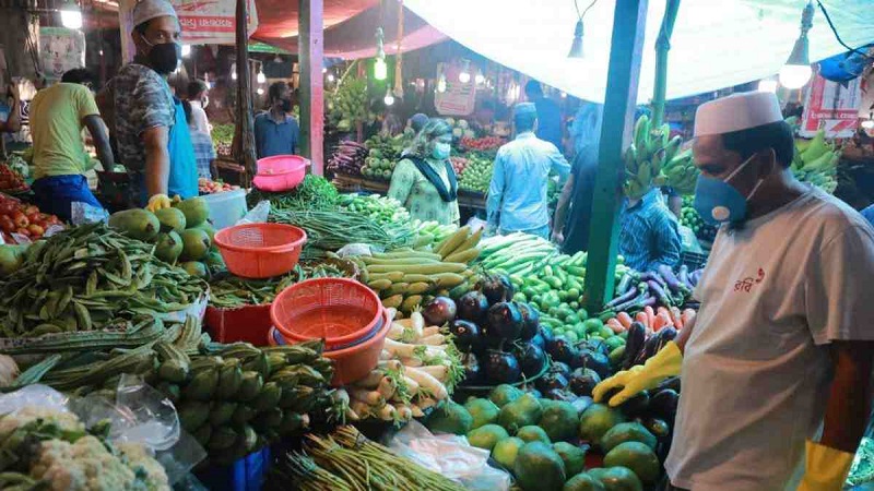 Prices rise due to flood in Dhaka’s kitchen market
