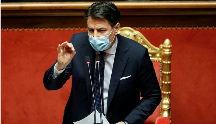 
Covid: Italian PM brands vaccine delay 'unacceptable'
