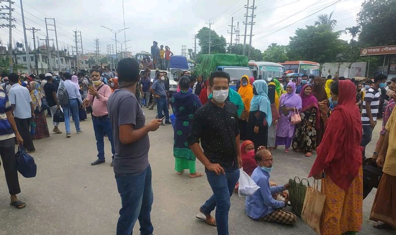 Factory employees in troubles, block Dhaka-Aricha highway for transports
